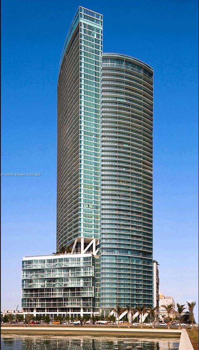 888 Biscayne Blvd #2107, Miami FL 33132