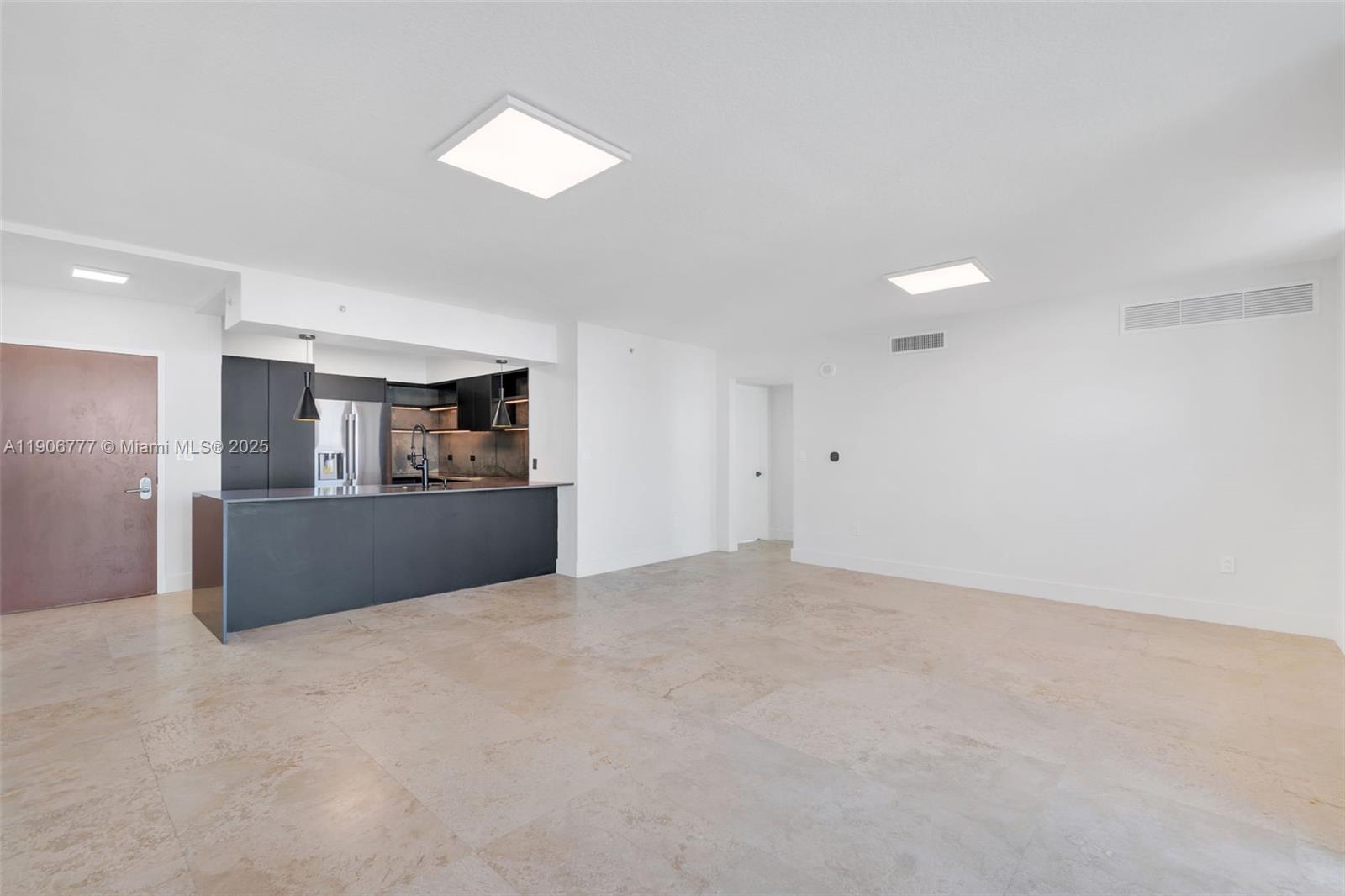31 SE 5th St #901, Miami FL 33131