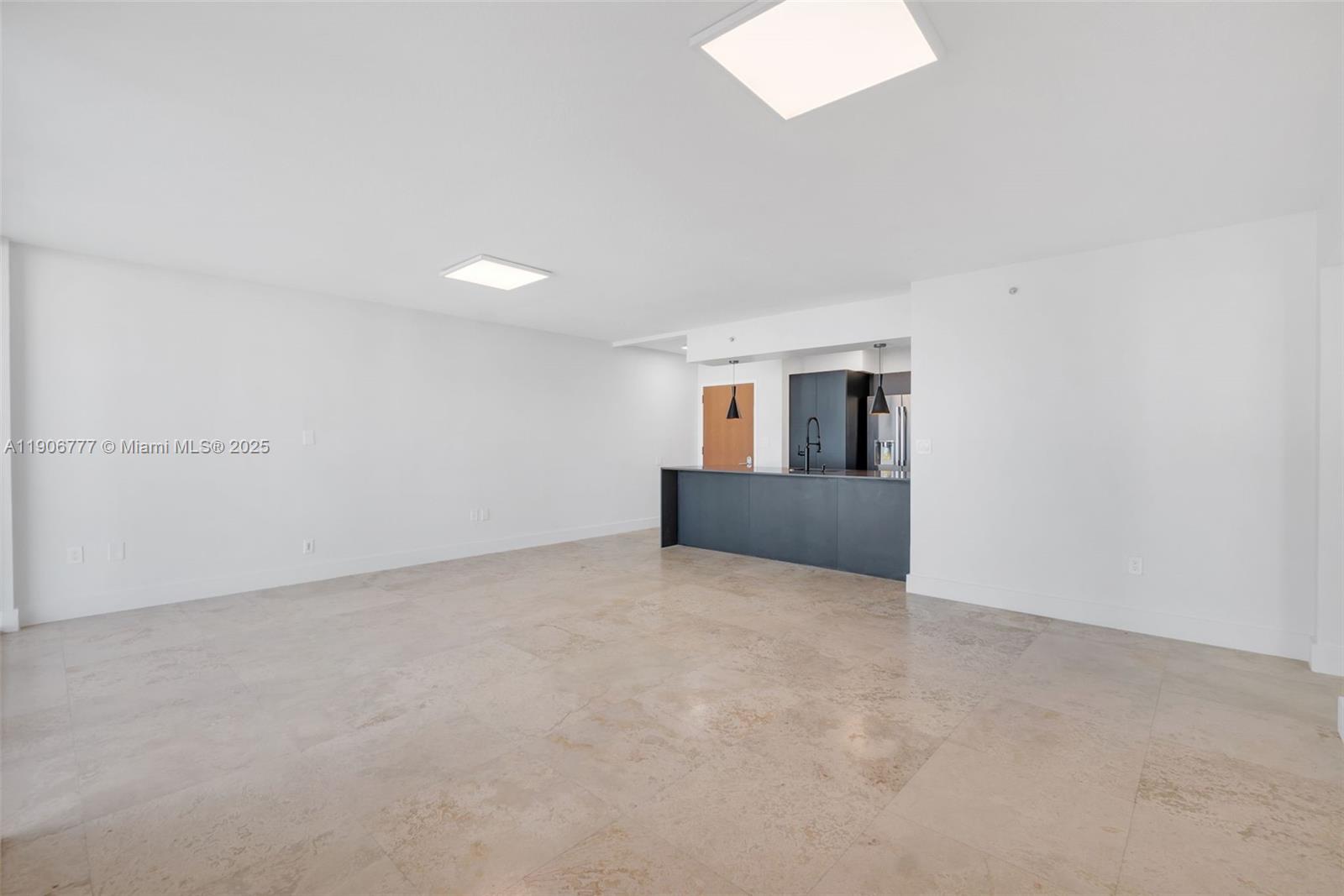 31 SE 5th St #901, Miami FL 33131