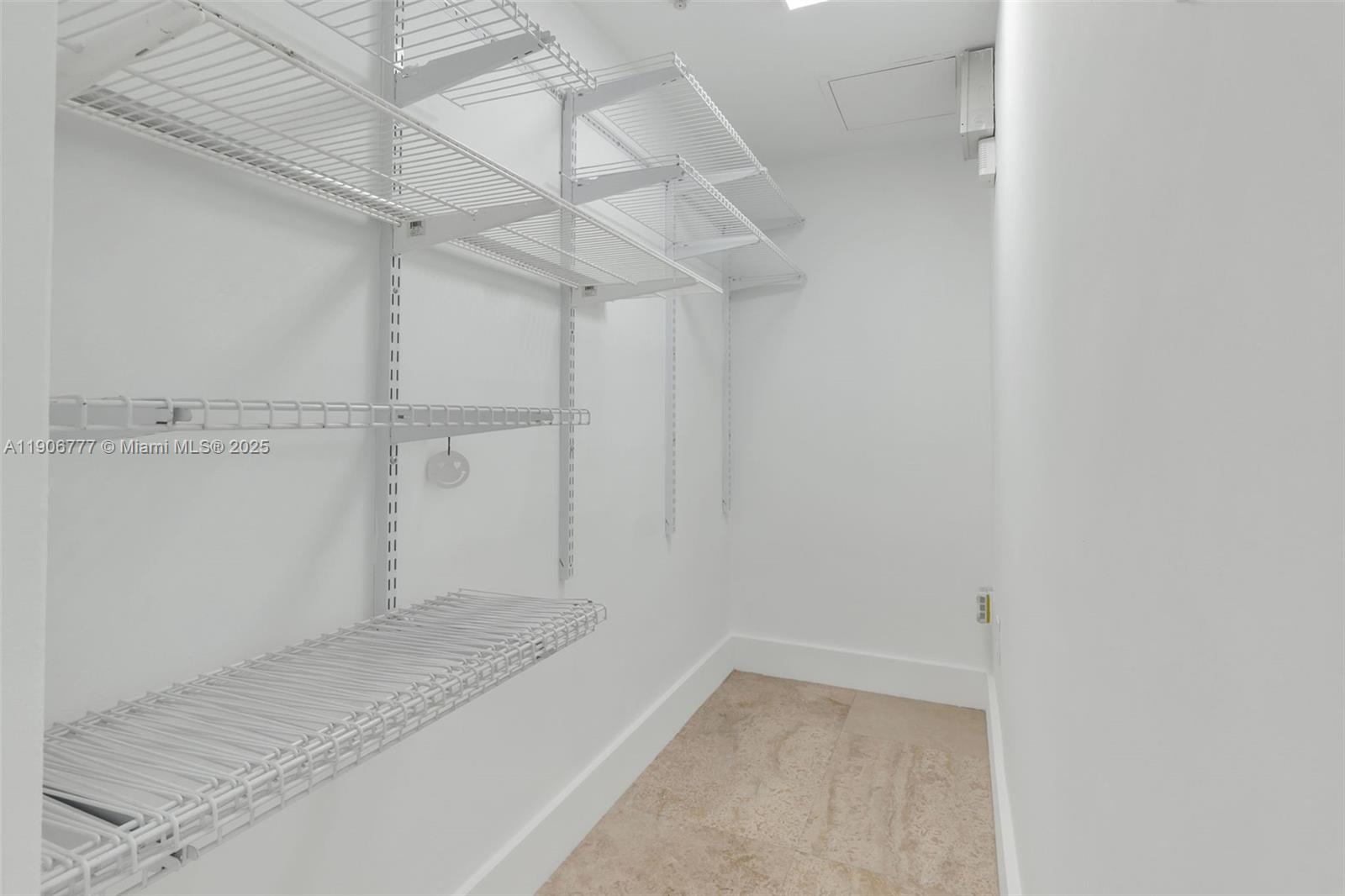 31 SE 5th St #901, Miami FL 33131