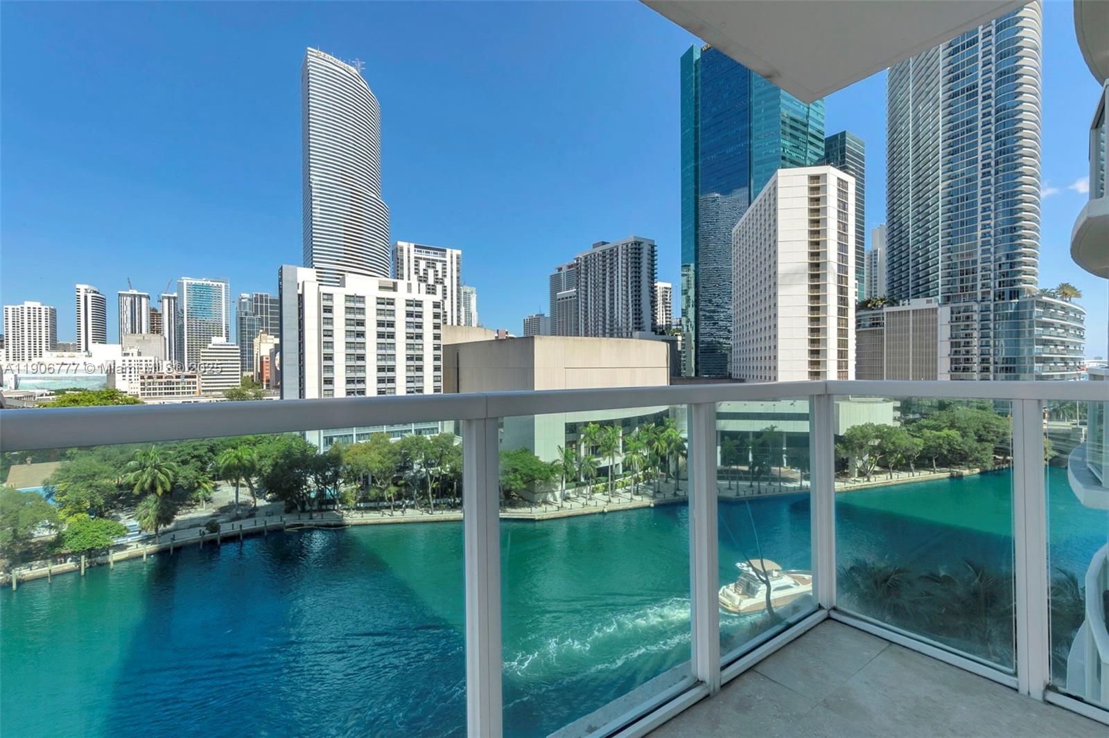 31 SE 5th St #901, Miami FL 33131