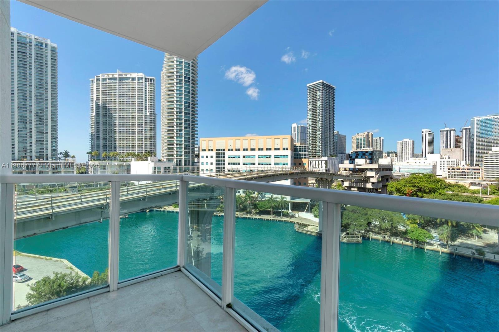 31 SE 5th St #901, Miami FL 33131