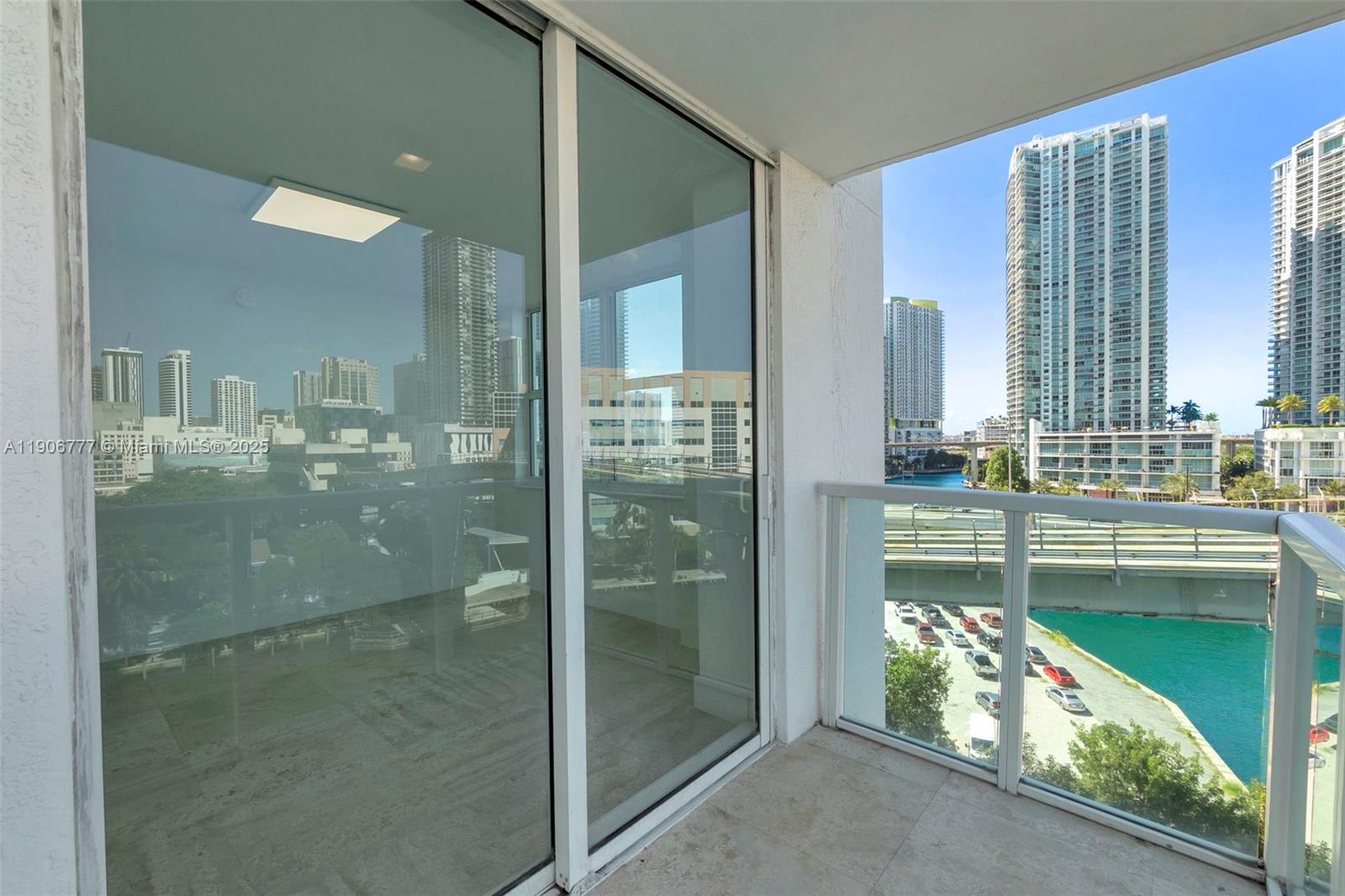 31 SE 5th St #901, Miami FL 33131