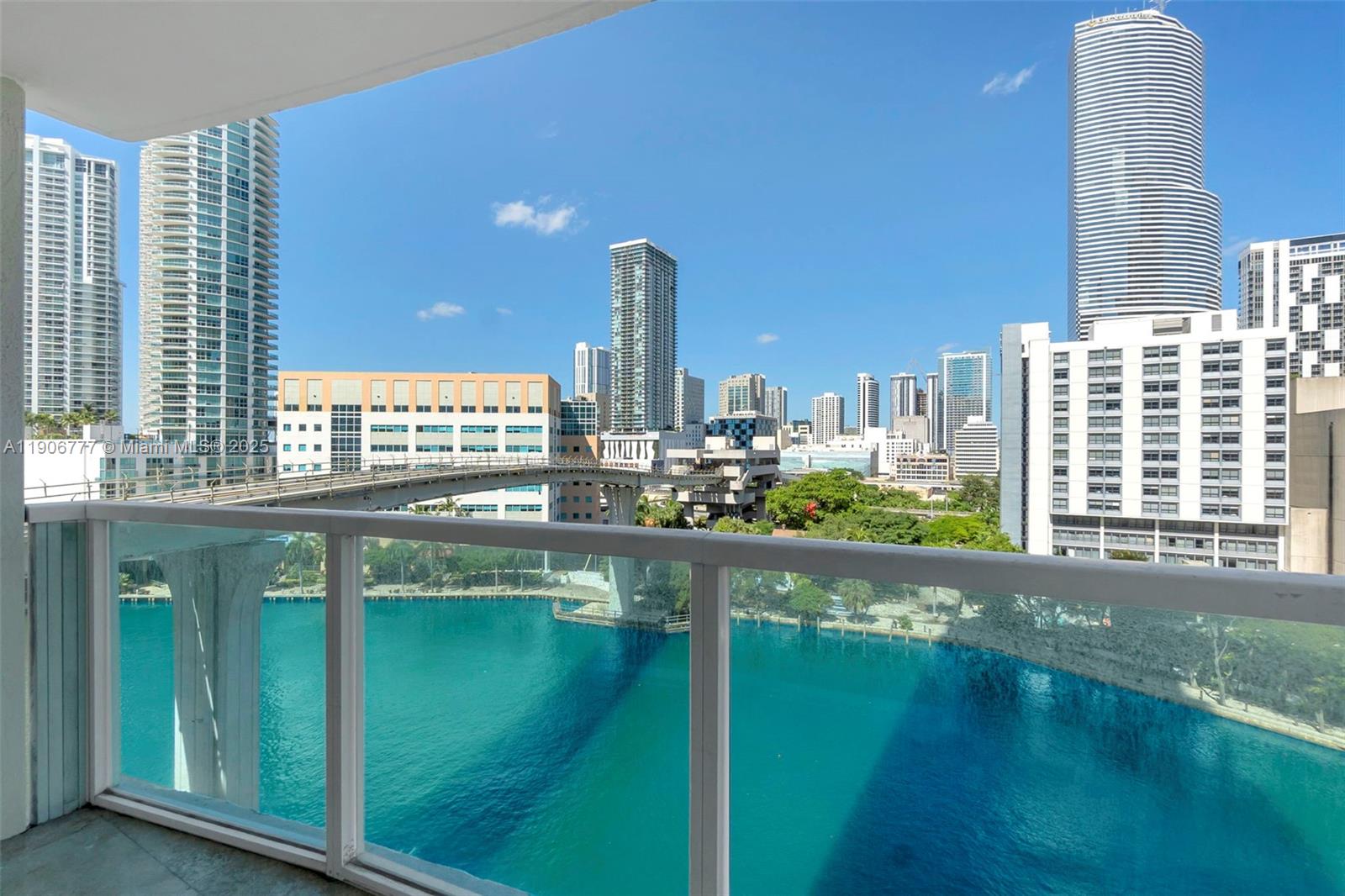 31 SE 5th St #901, Miami FL 33131