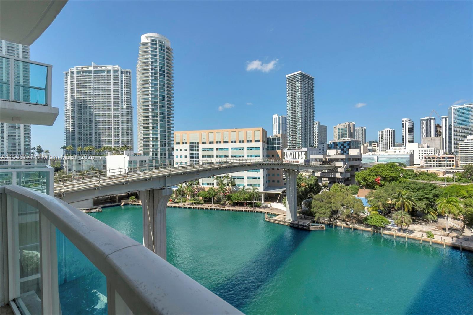 31 SE 5th St #901, Miami FL 33131