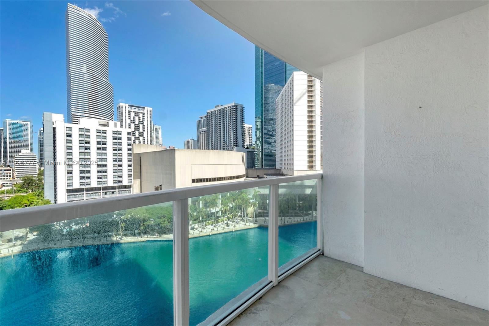 31 SE 5th St #901, Miami FL 33131