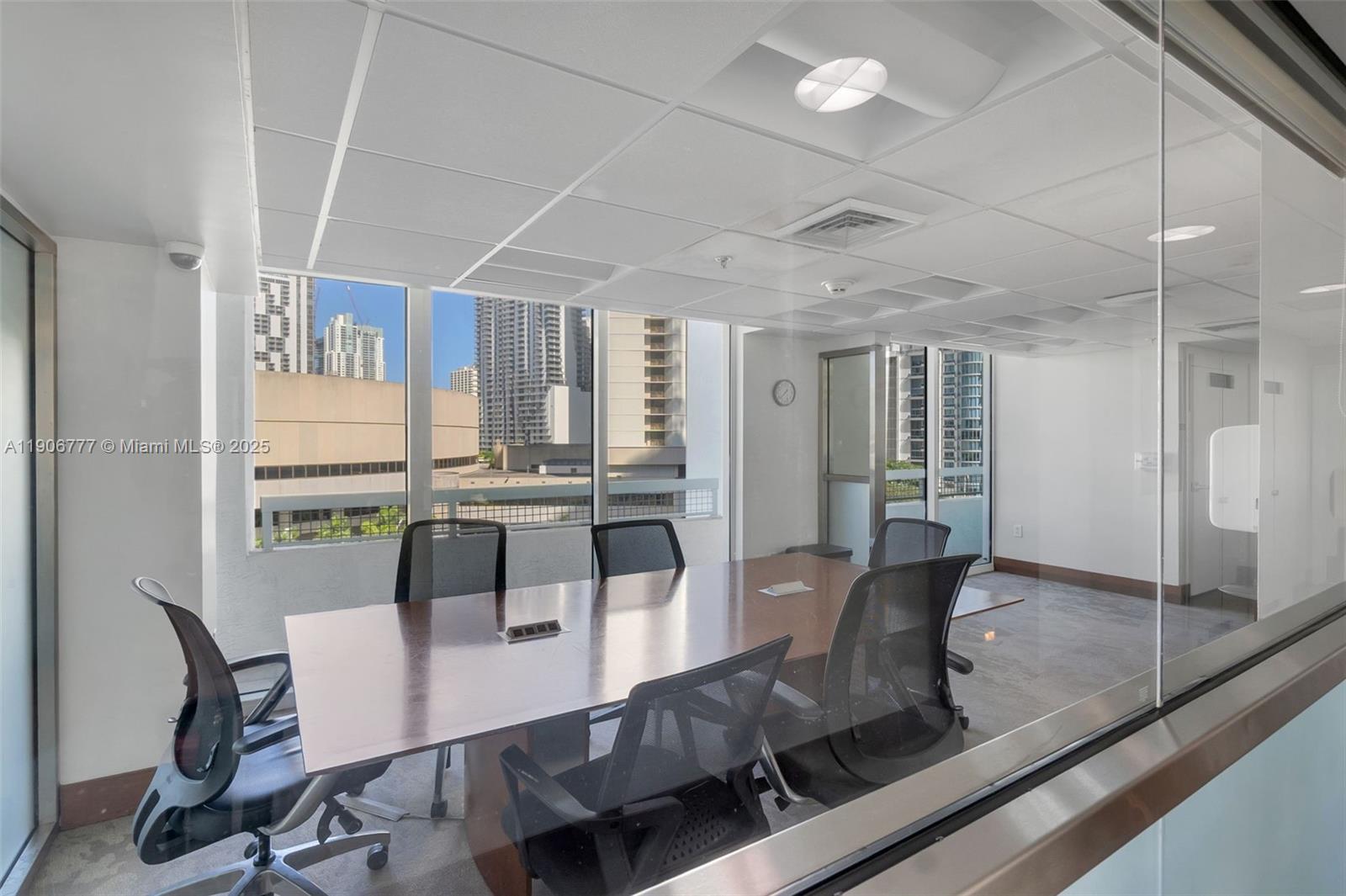 31 SE 5th St #901, Miami FL 33131