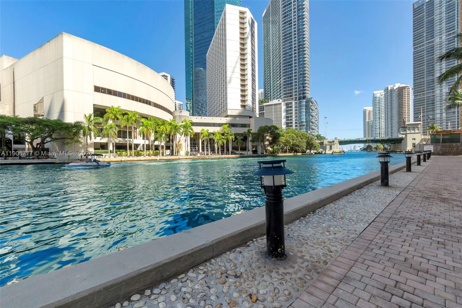 31 SE 5th St #901, Miami FL 33131