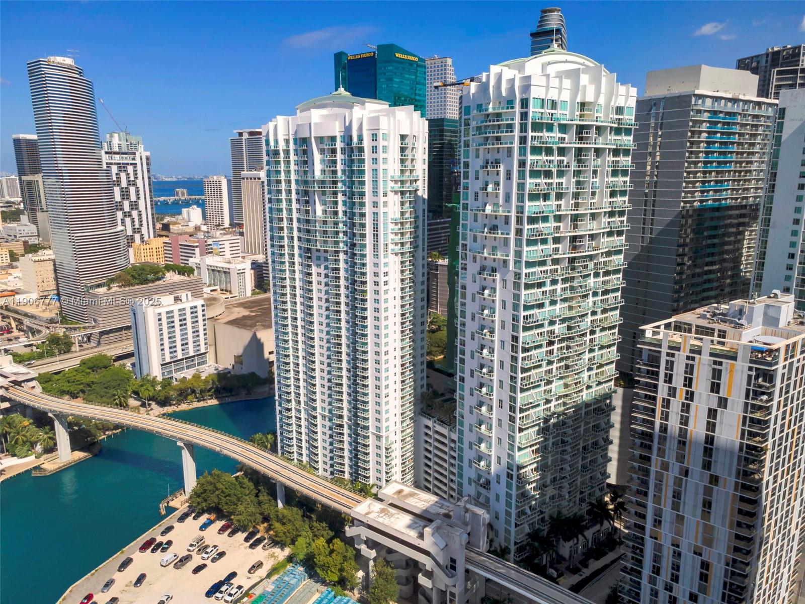 31 SE 5th St #901, Miami FL 33131