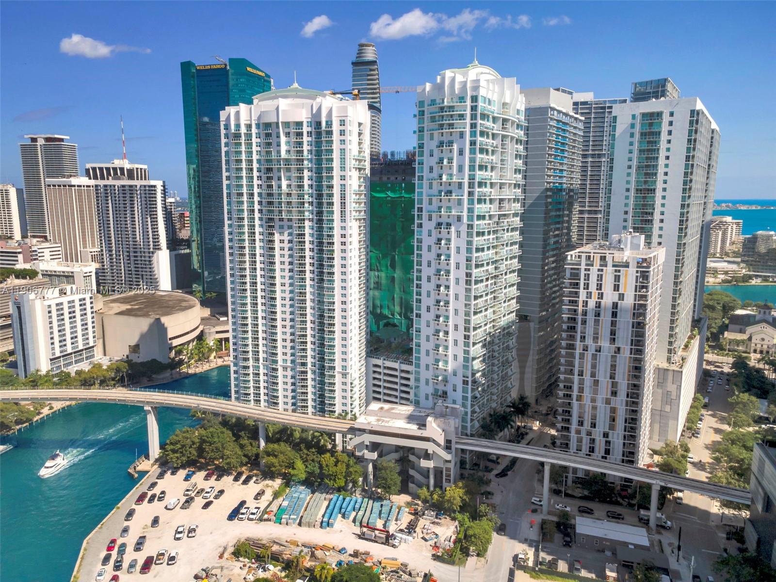 31 SE 5th St #901, Miami FL 33131