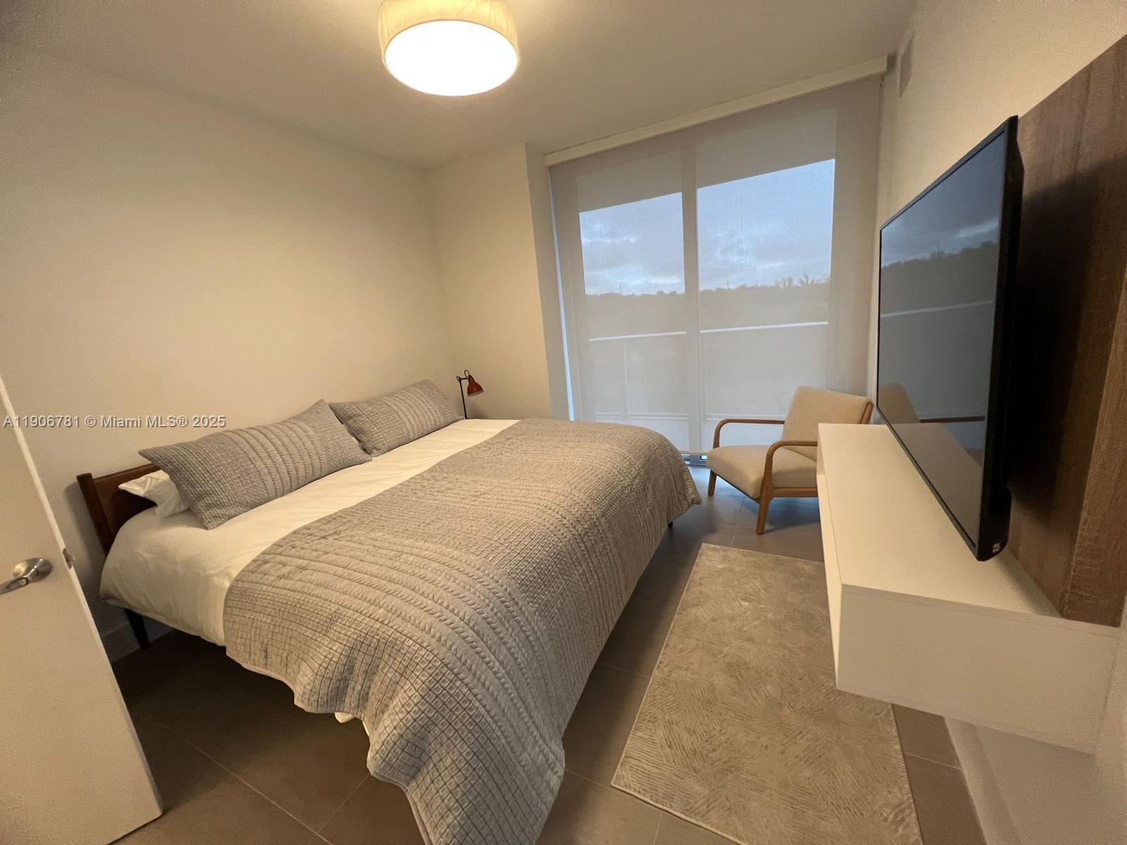 16385 Biscayne Blvd #304, North Miami Beach FL 33160