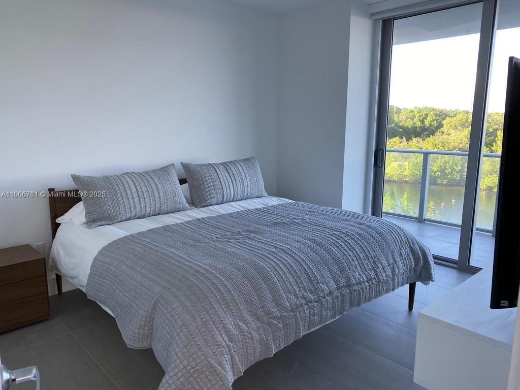 16385 Biscayne Blvd #304, North Miami Beach FL 33160