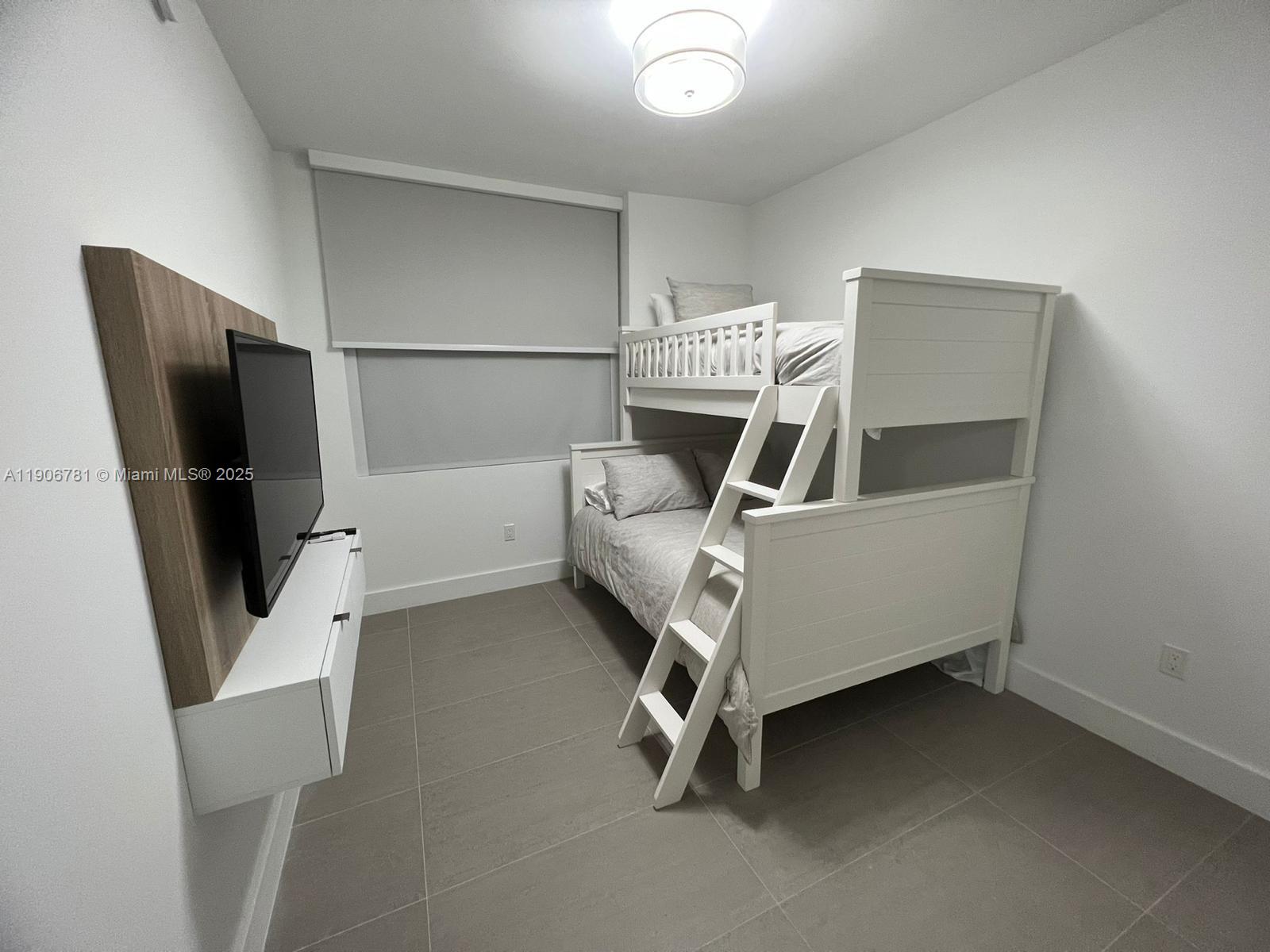 16385 Biscayne Blvd #304, North Miami Beach FL 33160