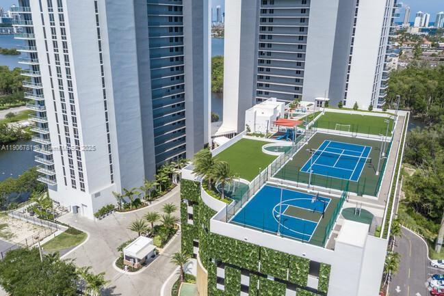 16385 Biscayne Blvd #304, North Miami Beach FL 33160