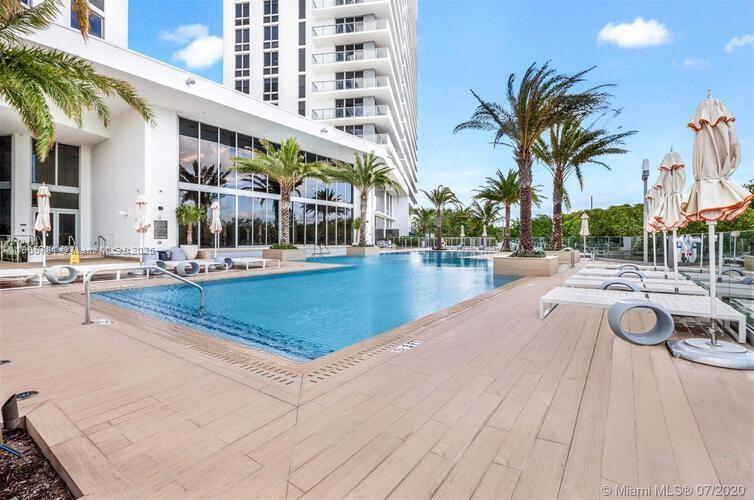 16385 Biscayne Blvd #304, North Miami Beach FL 33160