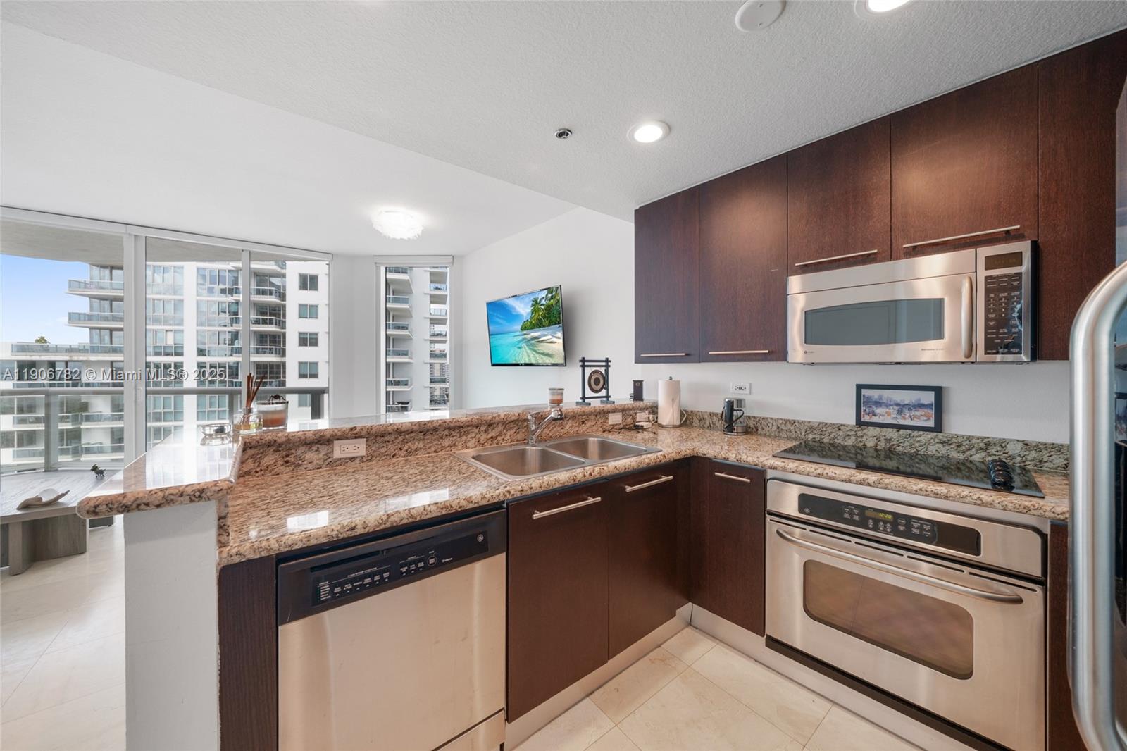 6515 Collins Ave #1501, Miami Beach FL 33141
