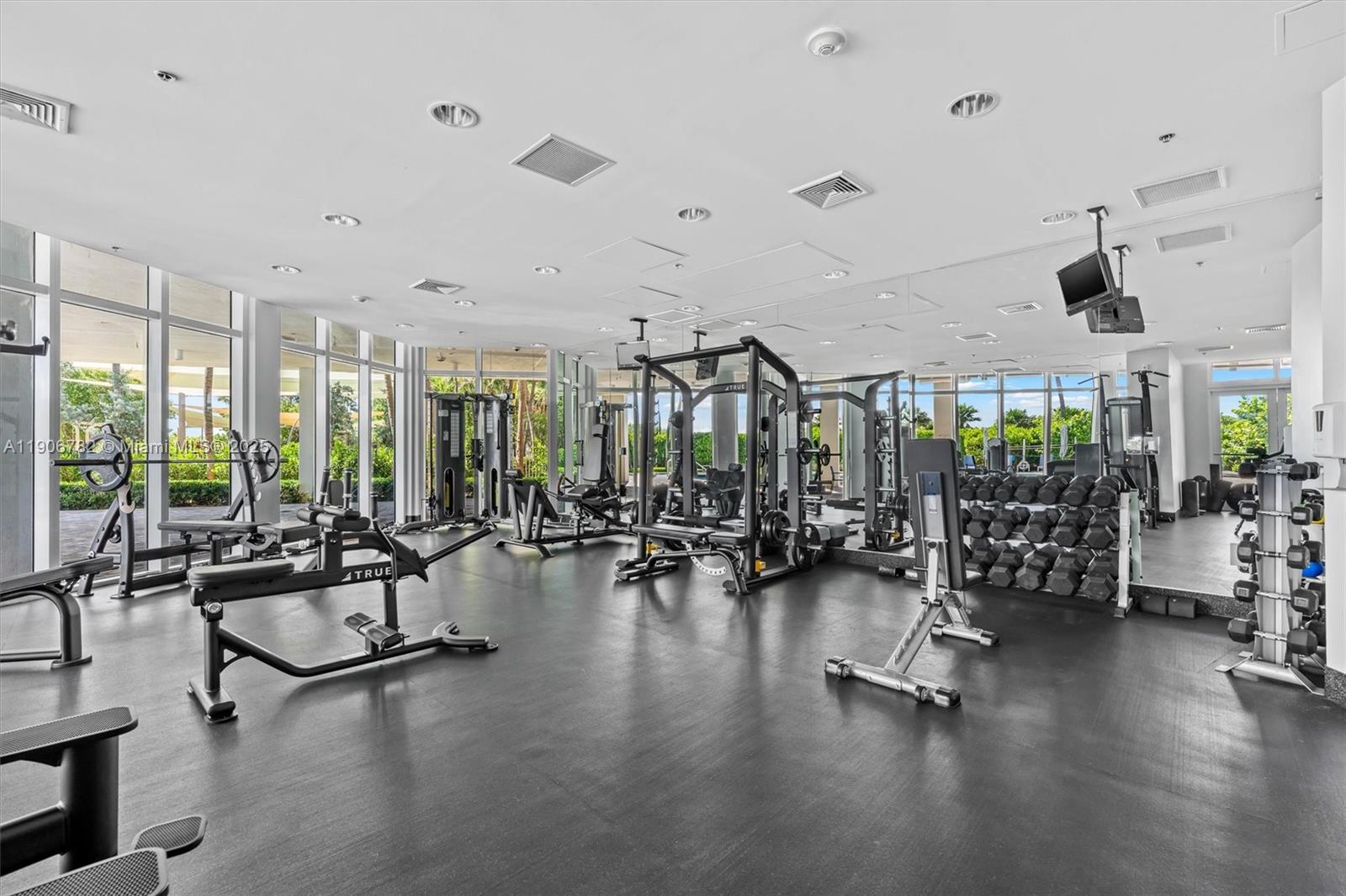 6515 Collins Ave #1501, Miami Beach FL 33141