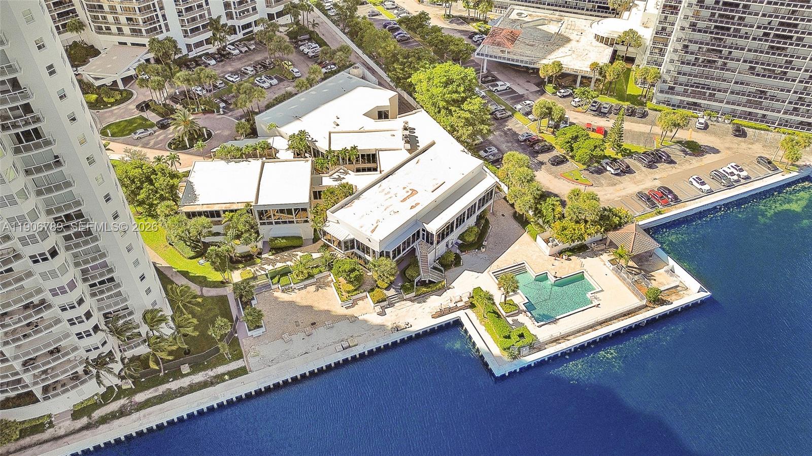 20201 E Country Club Dr #1903, Aventura FL 33180
