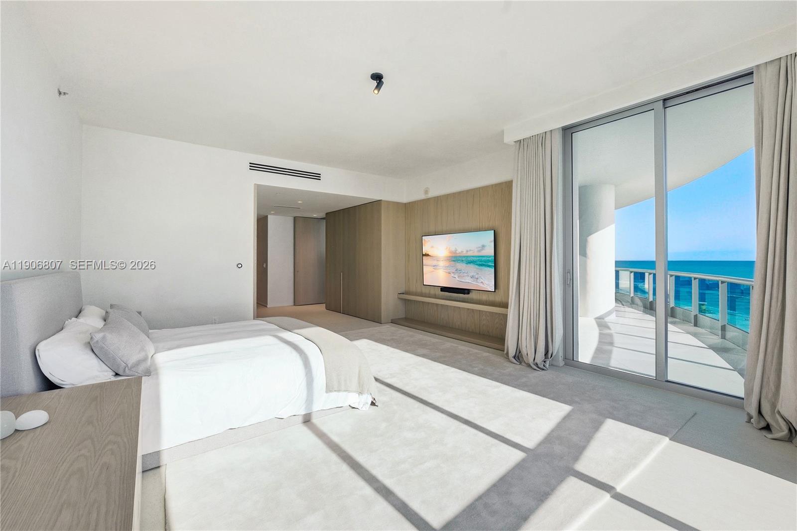5959 Collins Ave #907, Miami Beach FL 33140