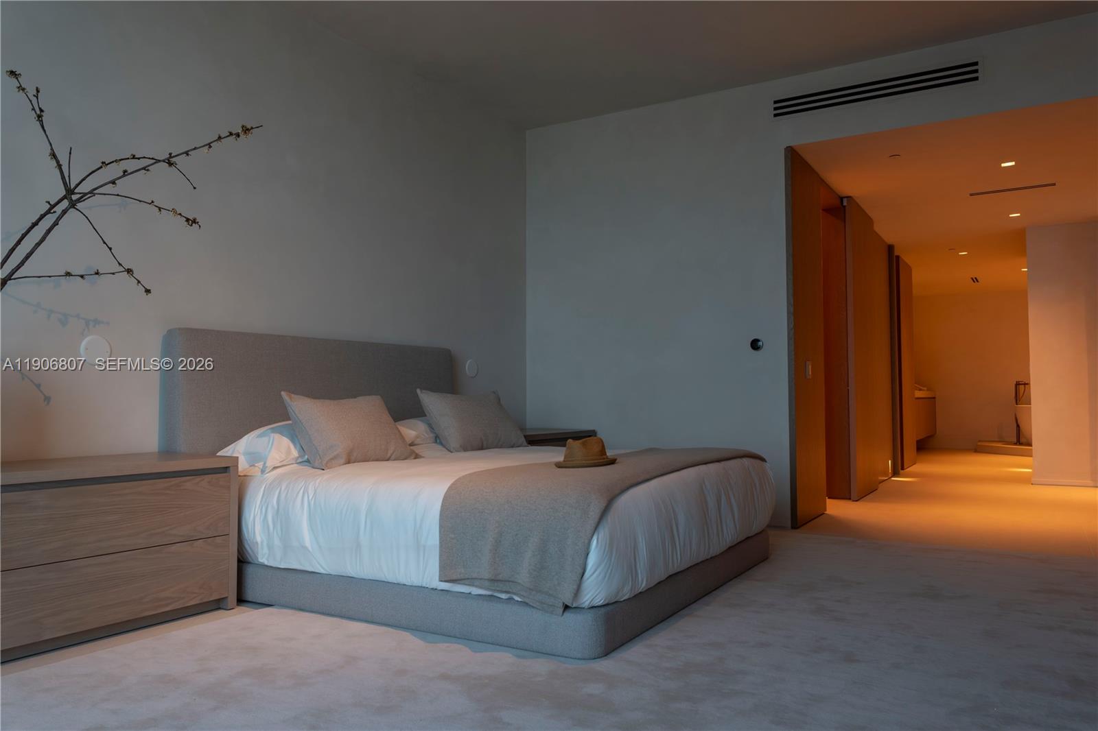 5959 Collins Ave #907, Miami Beach FL 33140