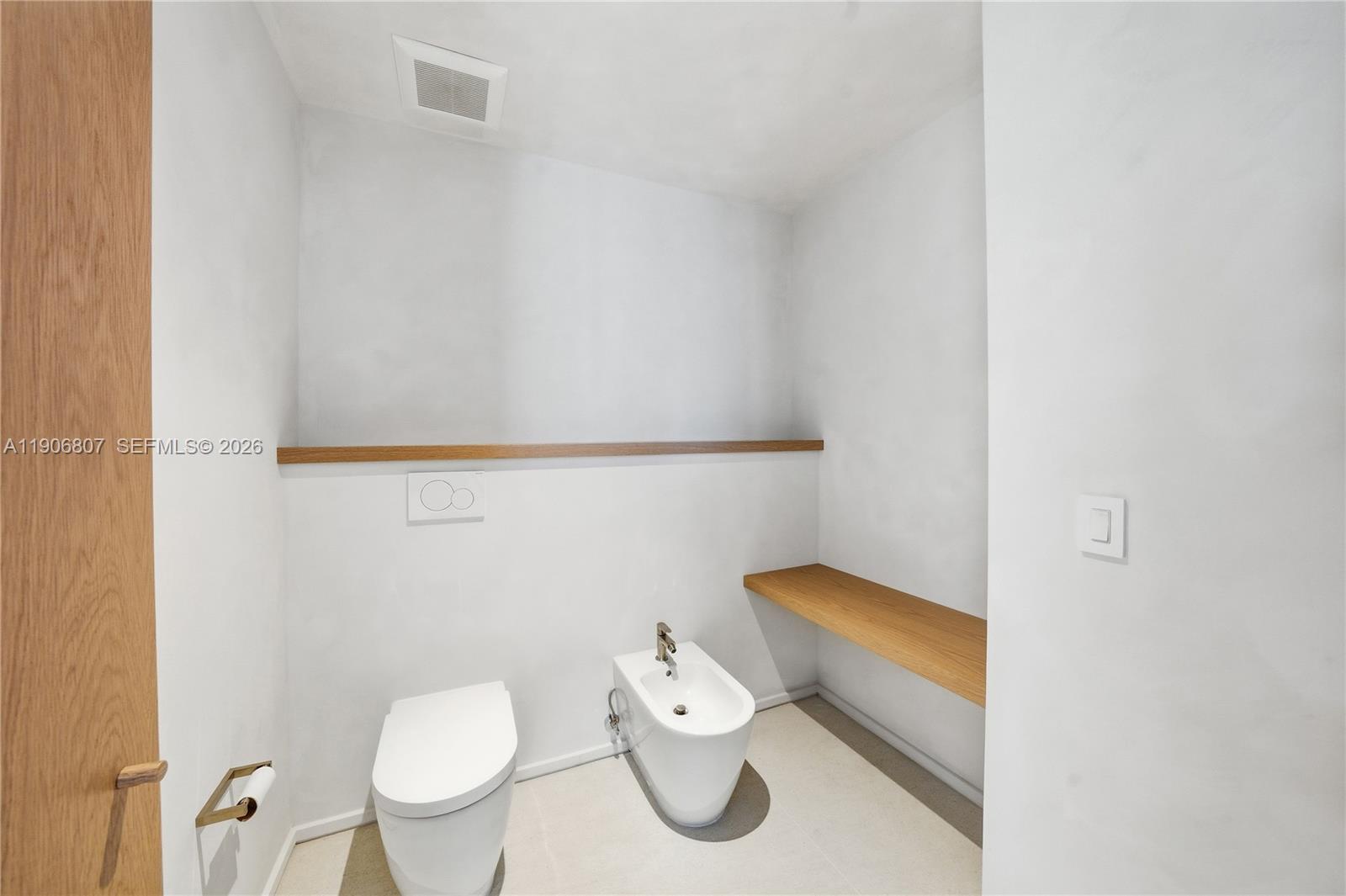 5959 Collins Ave #907, Miami Beach FL 33140