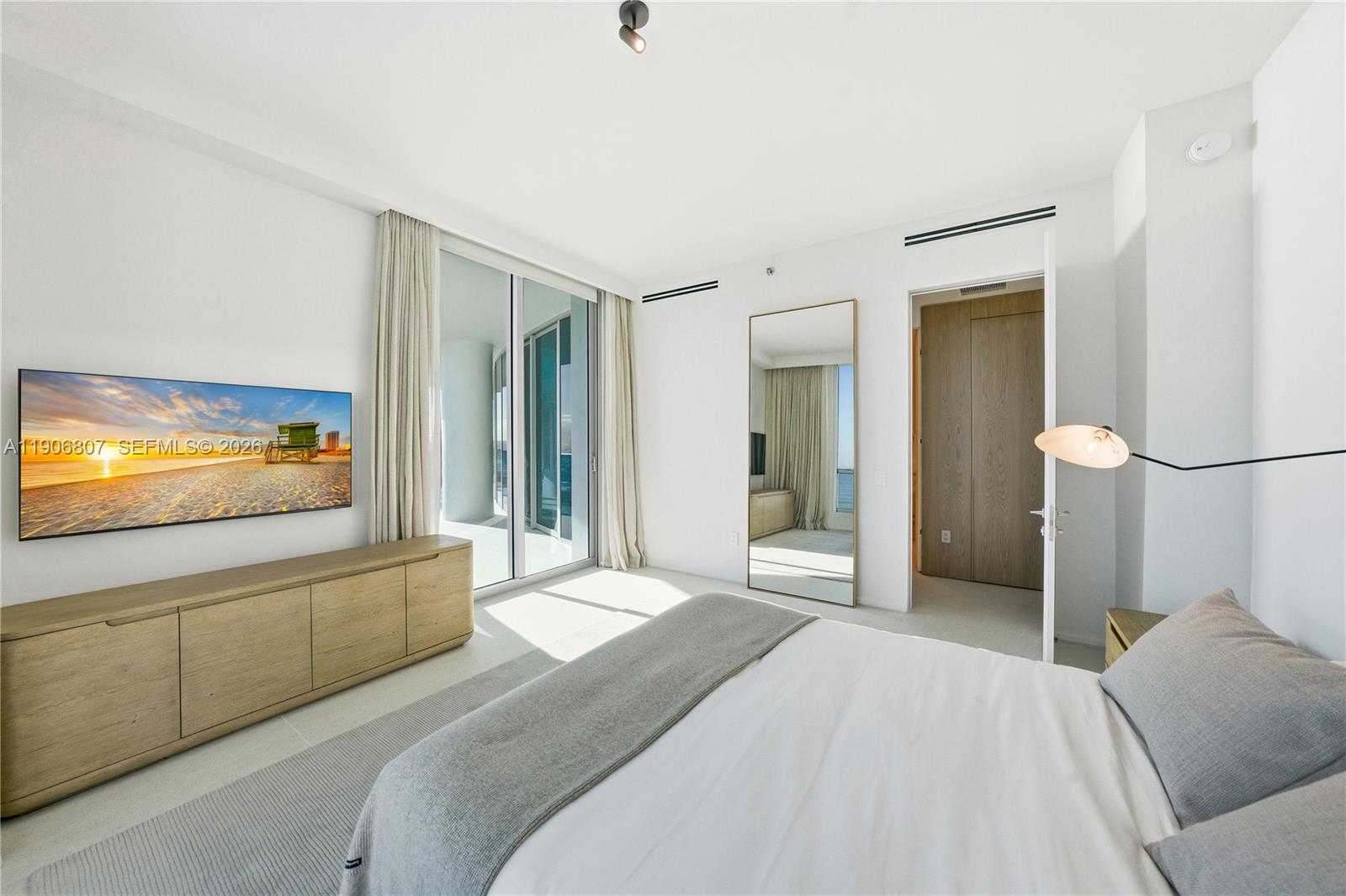 5959 Collins Ave #907, Miami Beach FL 33140