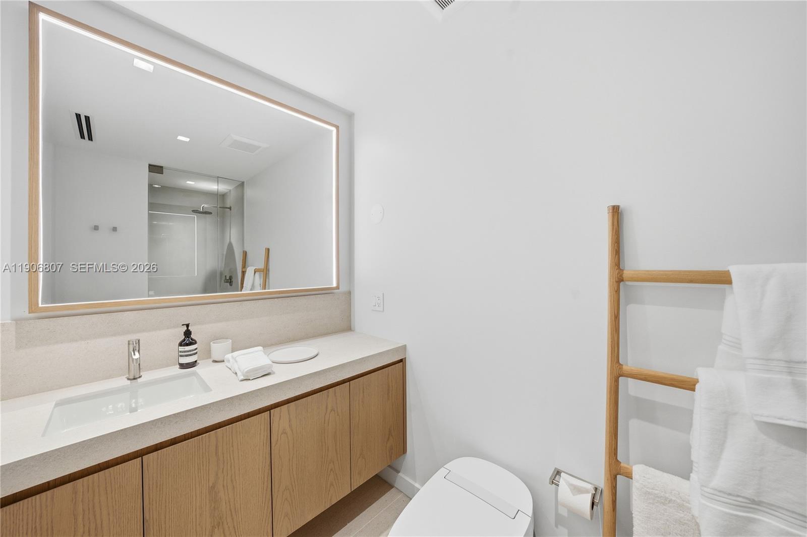 5959 Collins Ave #907, Miami Beach FL 33140