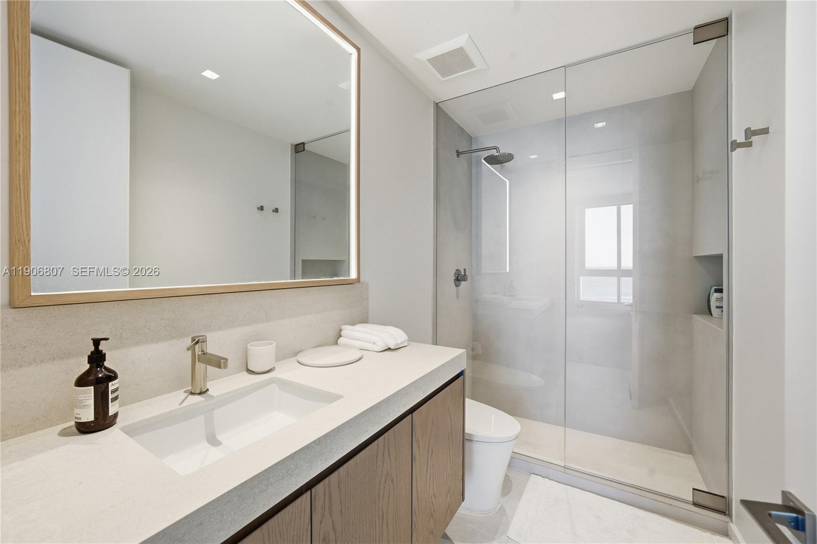 5959 Collins Ave #907, Miami Beach FL 33140