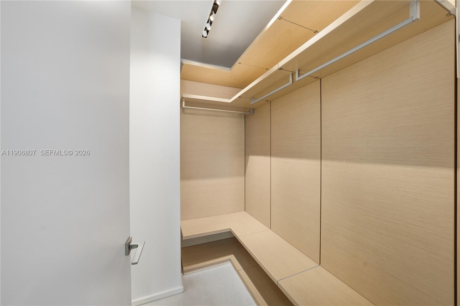 5959 Collins Ave #907, Miami Beach FL 33140