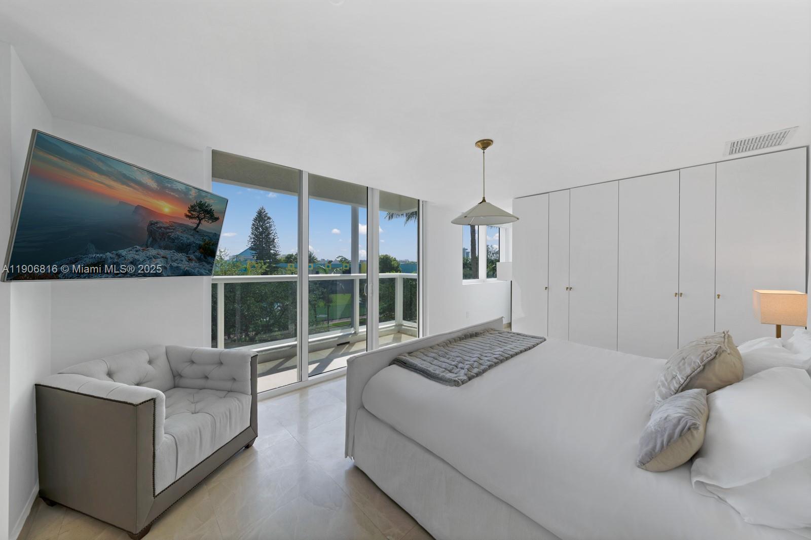 400 Alton Rd #TH-1A, Miami Beach FL 33139
