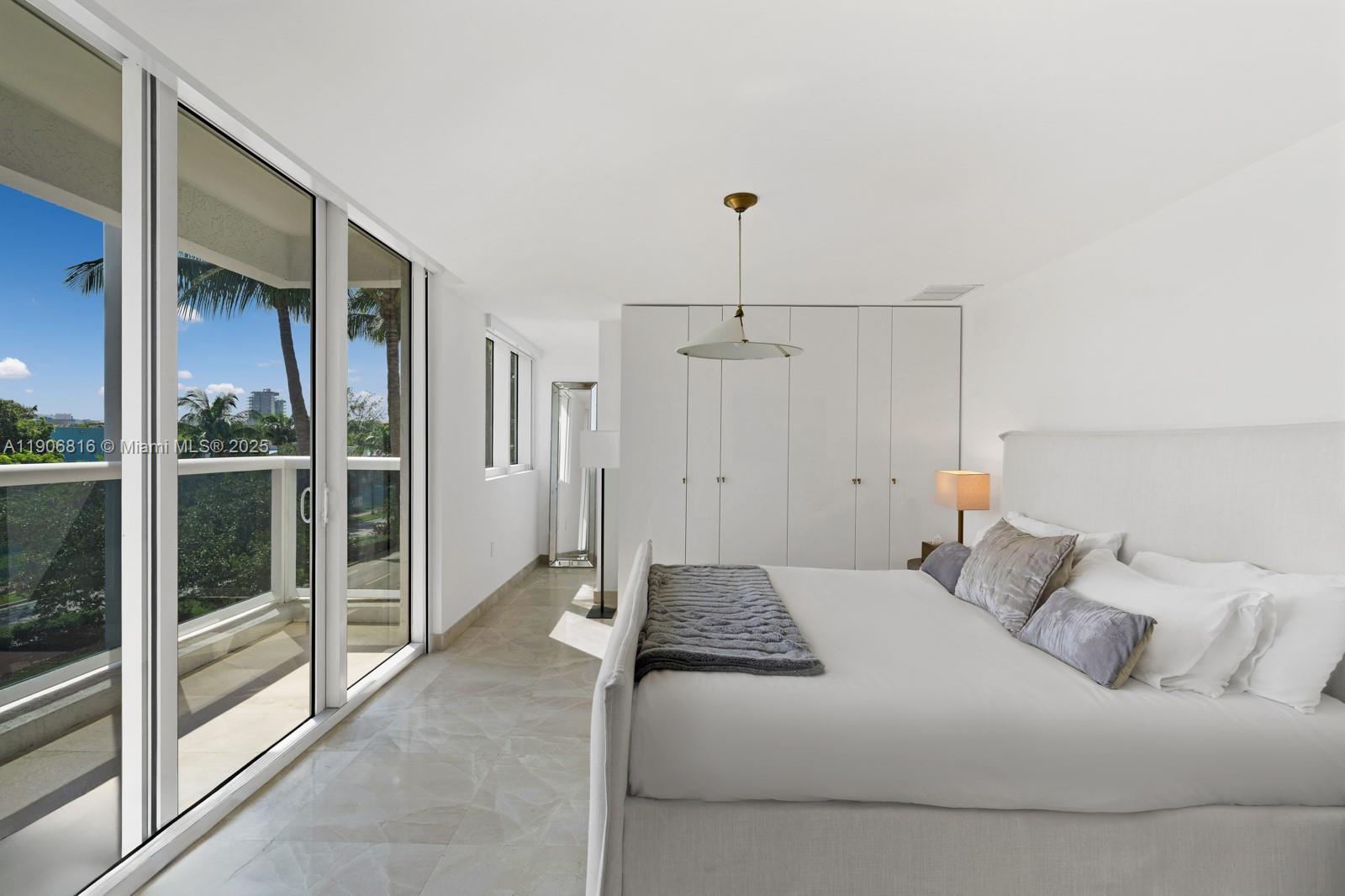 400 Alton Rd #TH-1A, Miami Beach FL 33139