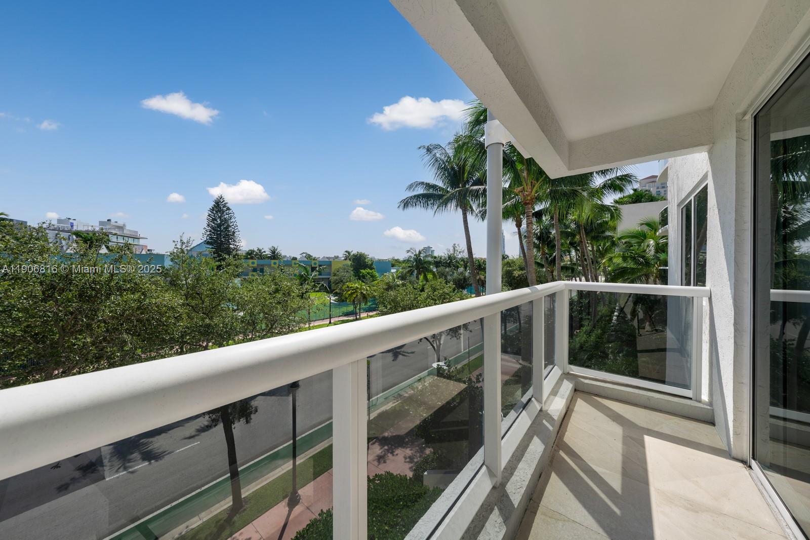 400 Alton Rd #TH-1A, Miami Beach FL 33139