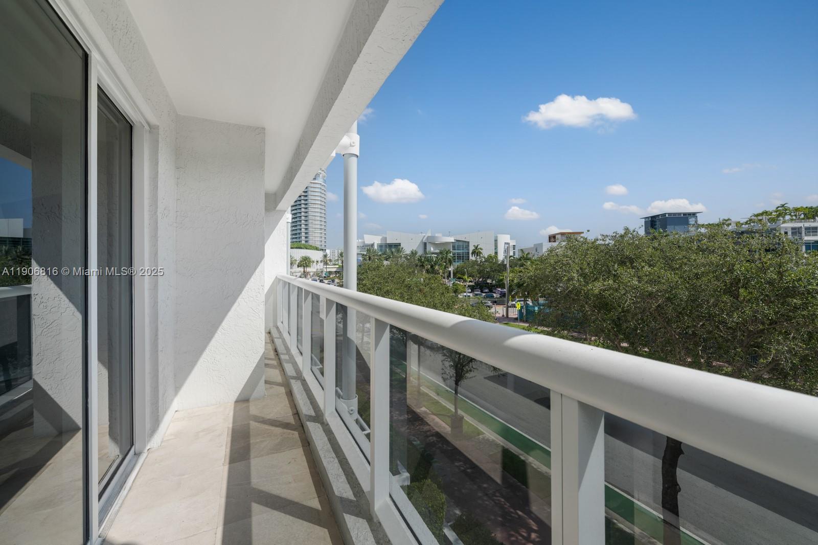 400 Alton Rd #TH-1A, Miami Beach FL 33139