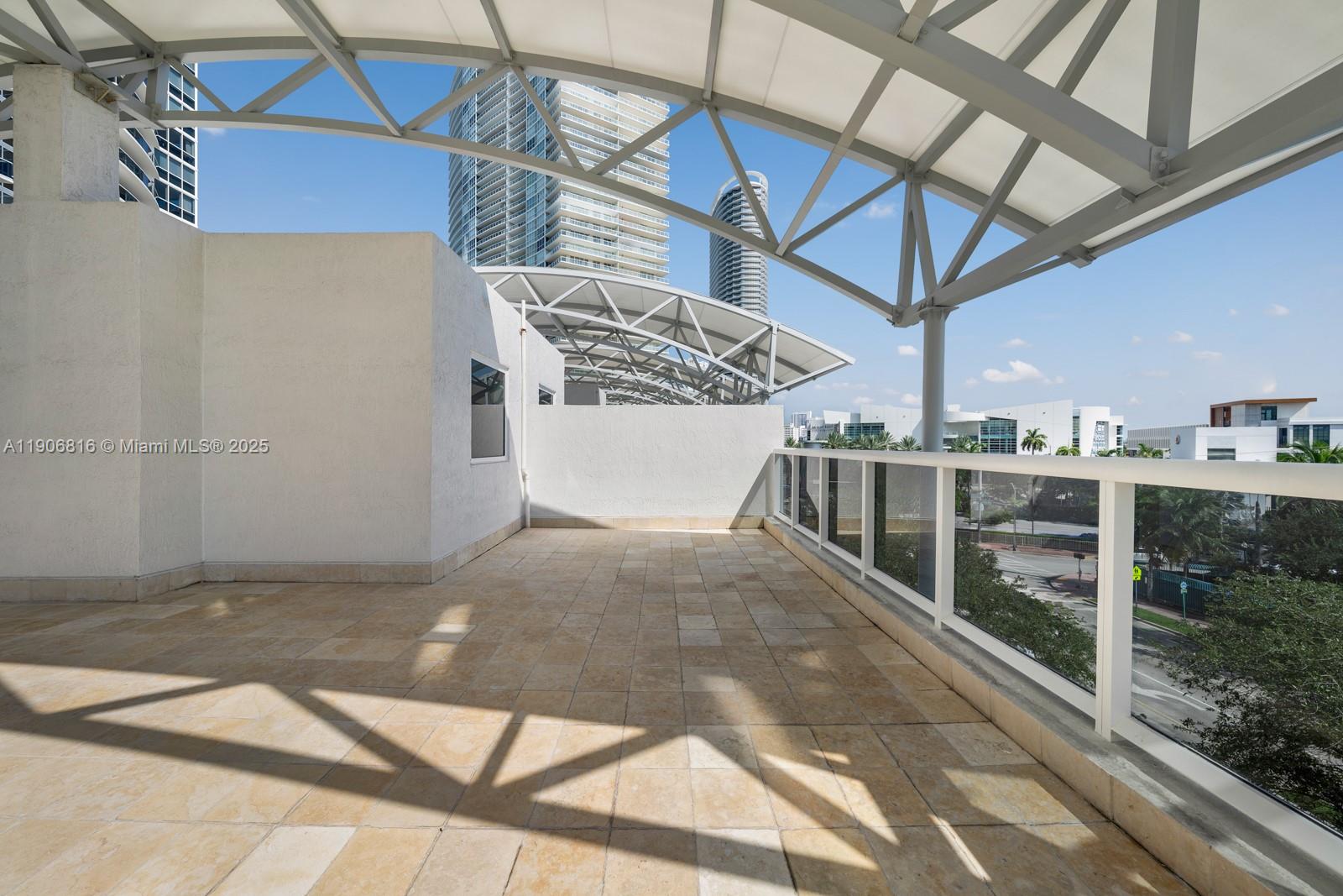 400 Alton Rd #TH-1A, Miami Beach FL 33139