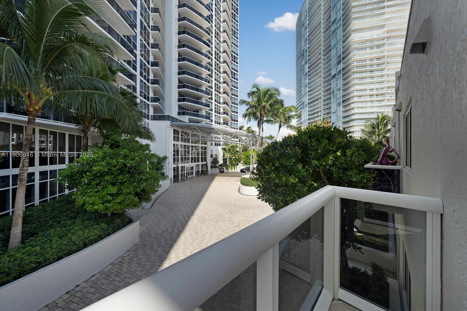 400 Alton Rd #TH-1A, Miami Beach FL 33139