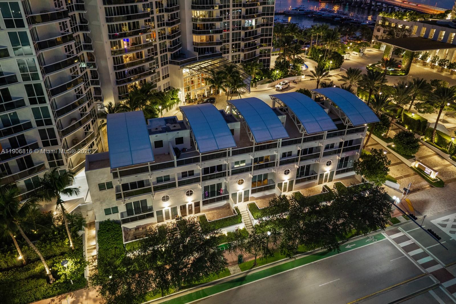 400 Alton Rd #TH-1A, Miami Beach FL 33139