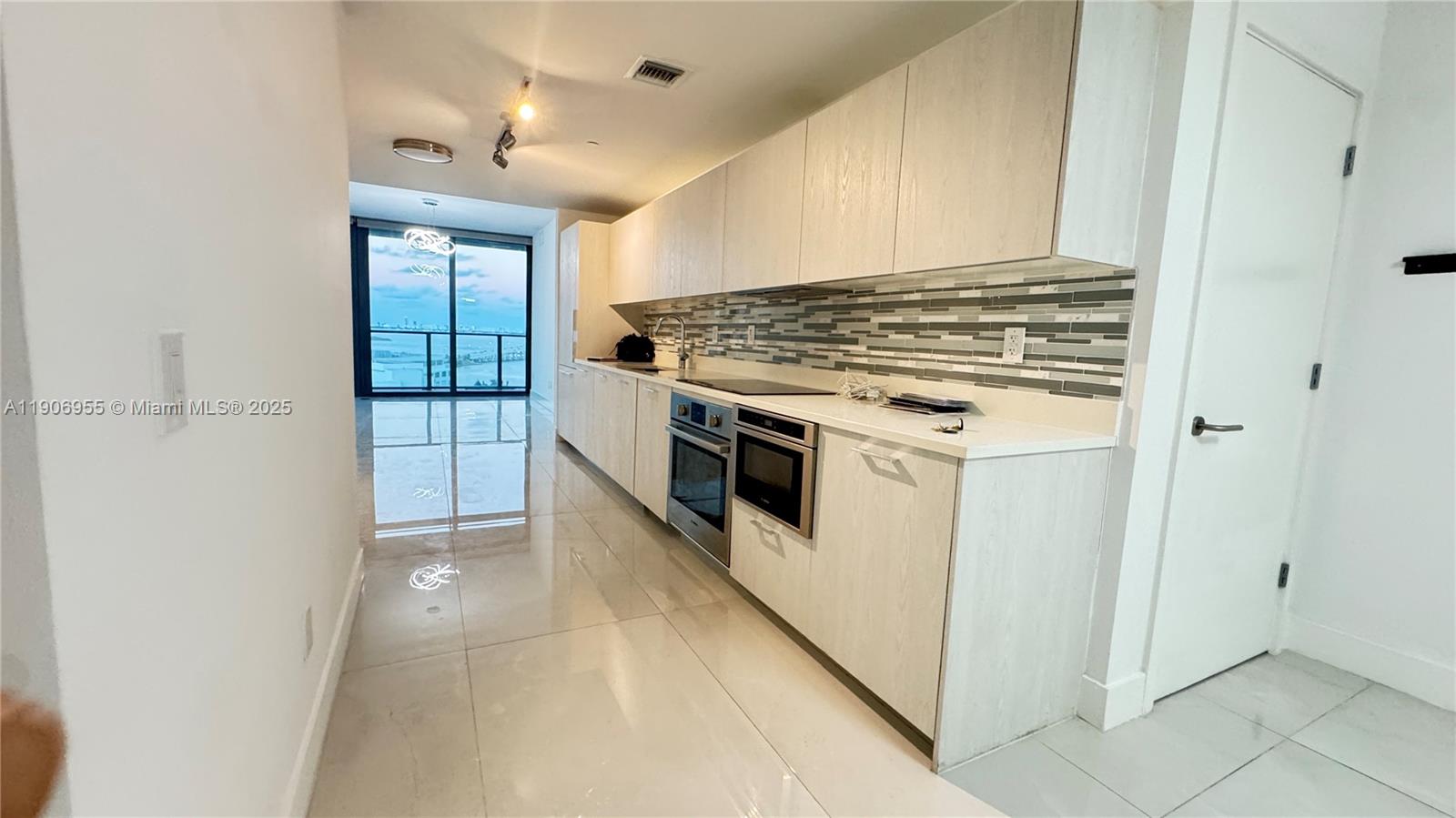 501 NE 31st St #1401, Miami FL 33137