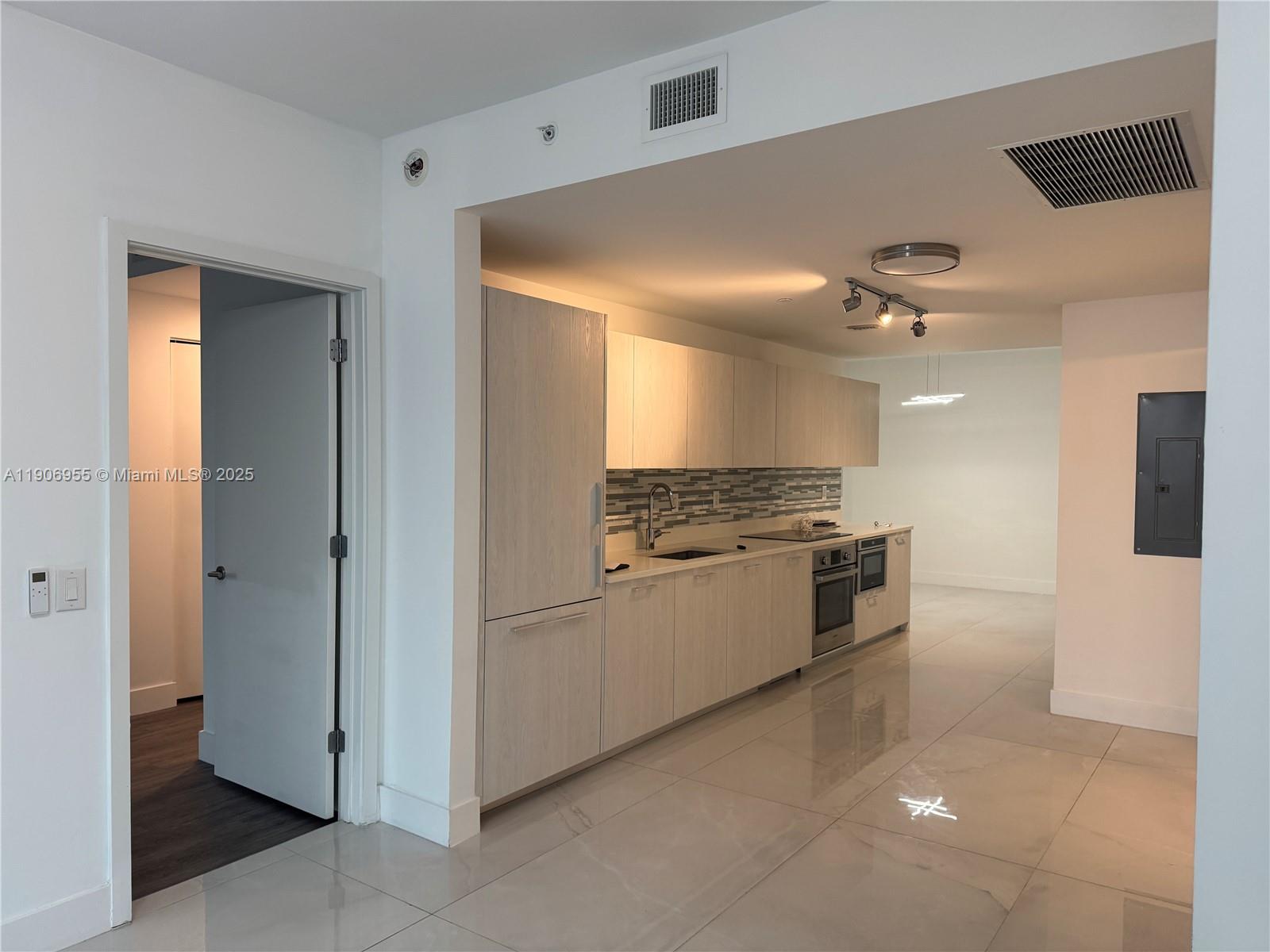 501 NE 31st St #1401, Miami FL 33137