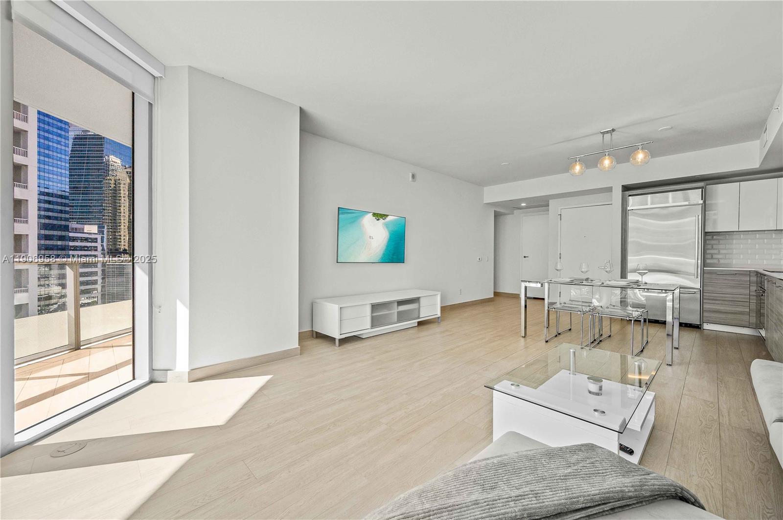 1300 Brickell Bay Dr #1603, Miami FL 33131