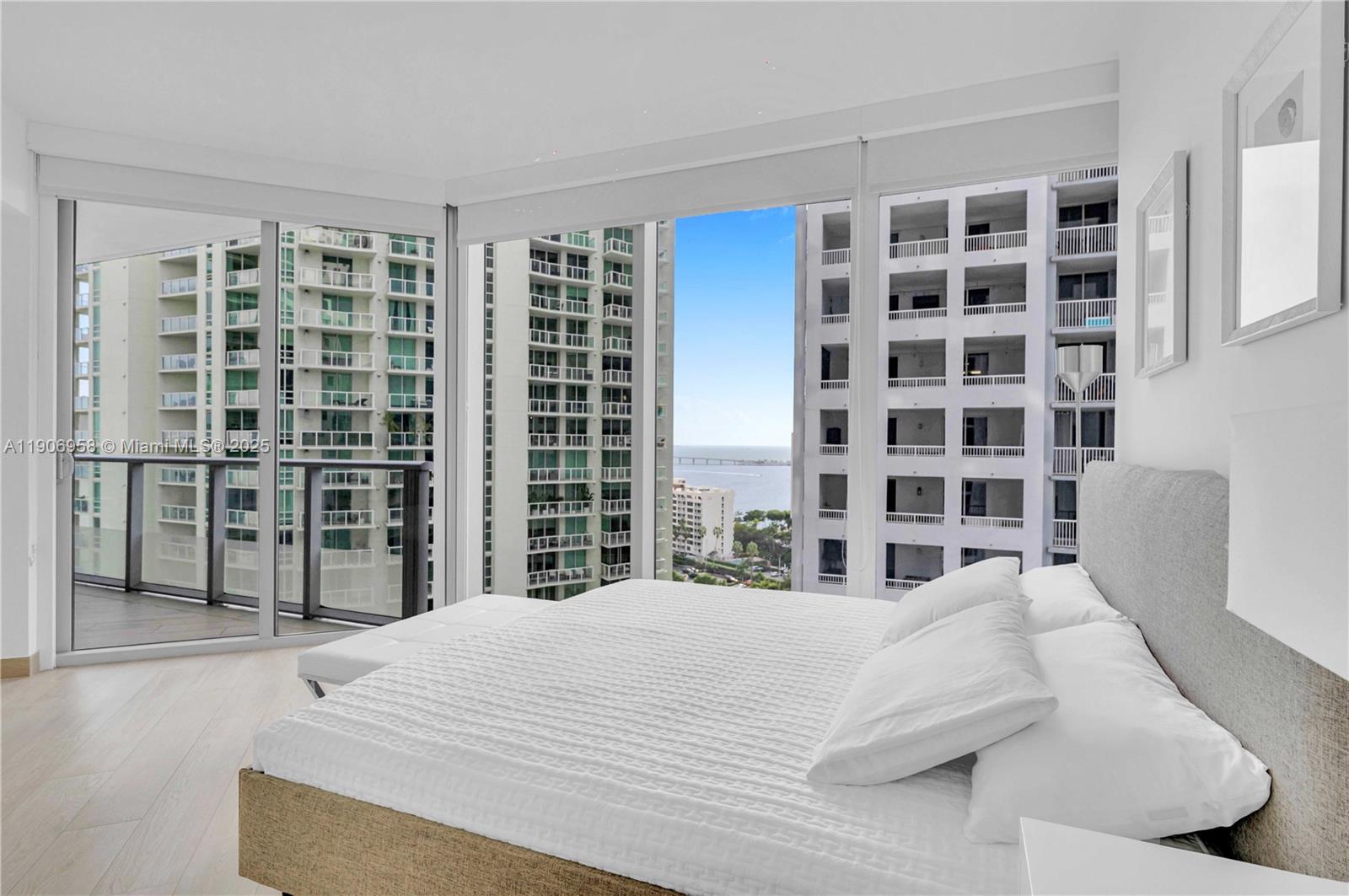 1300 Brickell Bay Dr #1603, Miami FL 33131