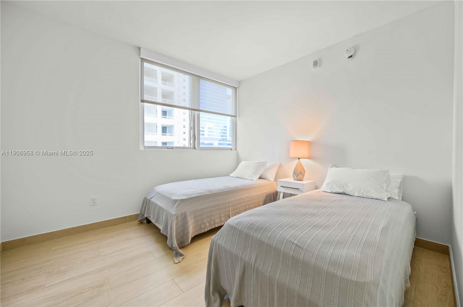 1300 Brickell Bay Dr #1603, Miami FL 33131