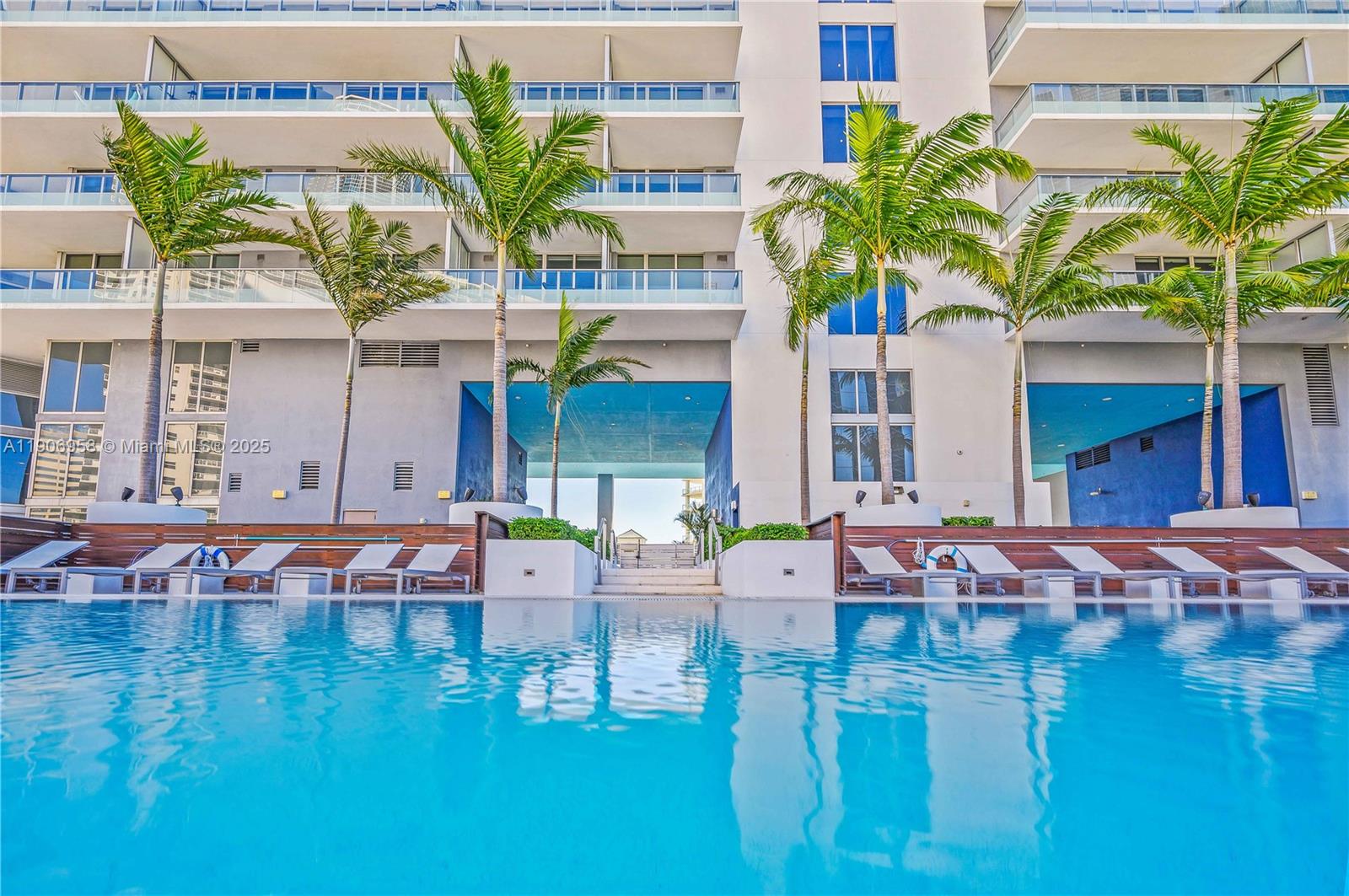 1300 Brickell Bay Dr #1603, Miami FL 33131