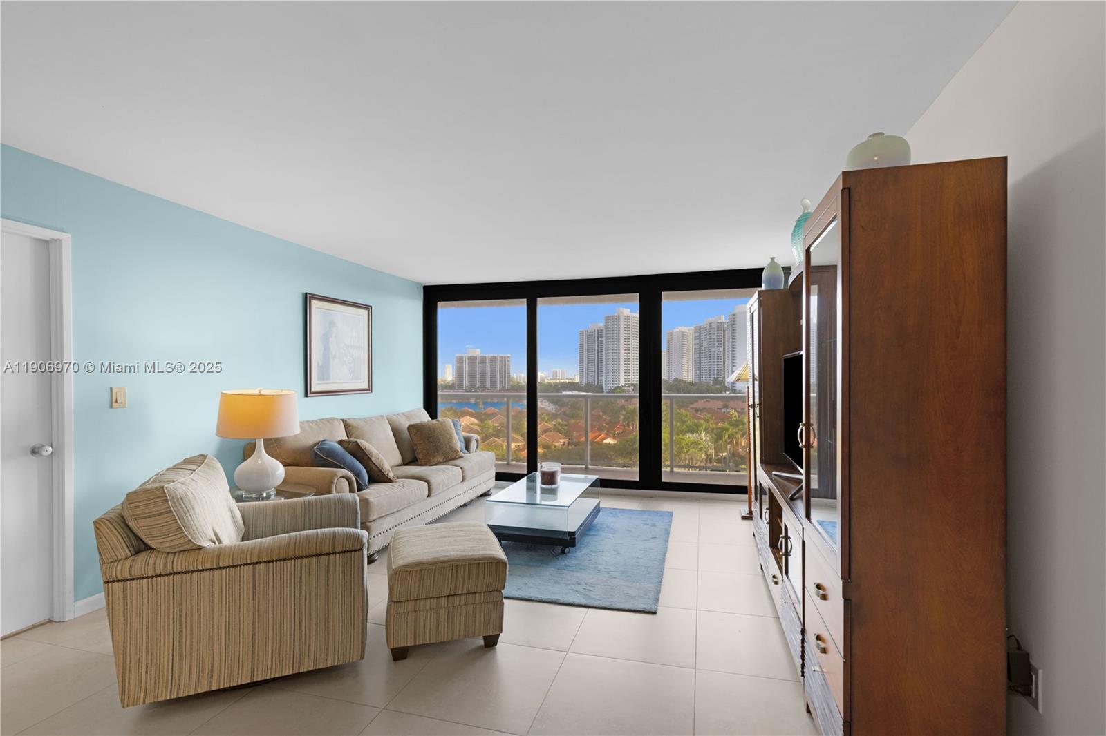 3701 N Country Club Dr #1009, Aventura FL 33180