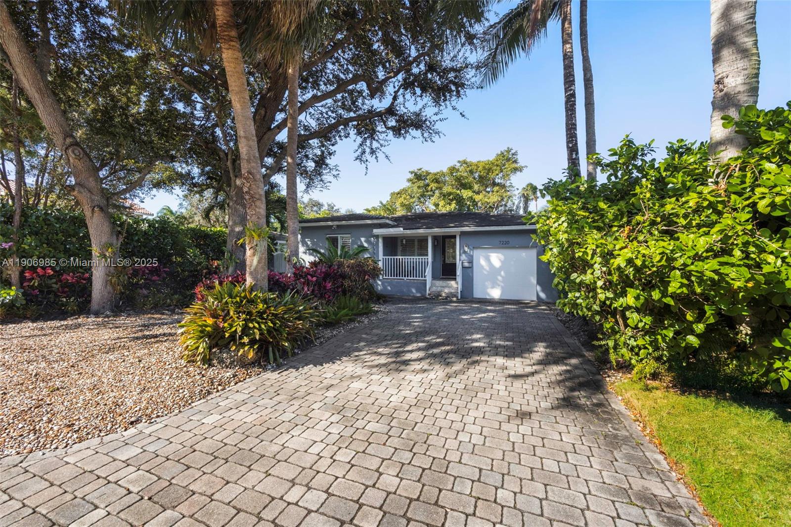 7220 SW 53rd Ct, Miami FL 33143