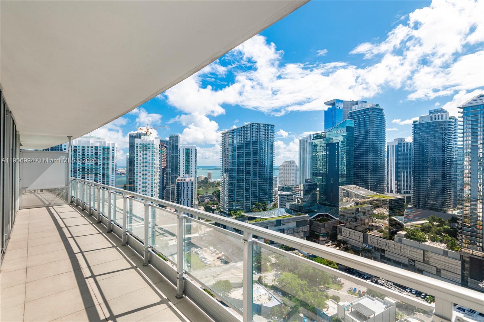 92 SW 3rd St #3503, Miami FL 33130