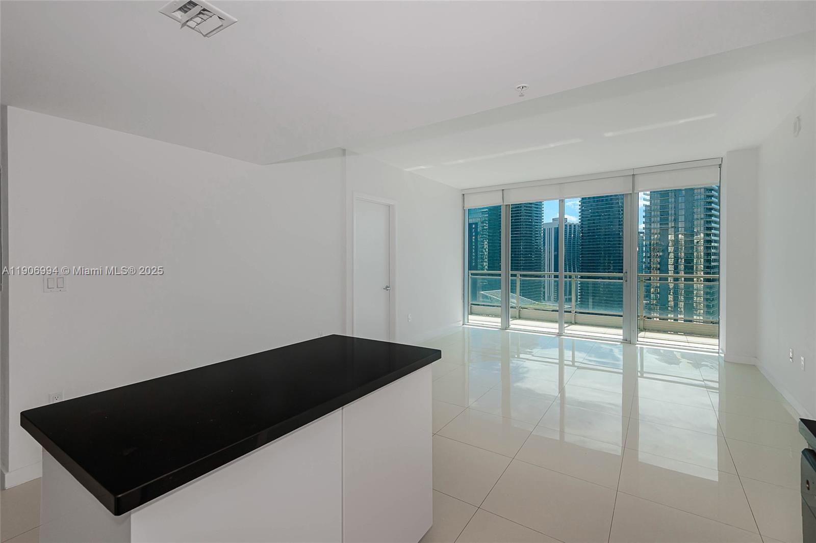 92 SW 3rd St #3503, Miami FL 33130
