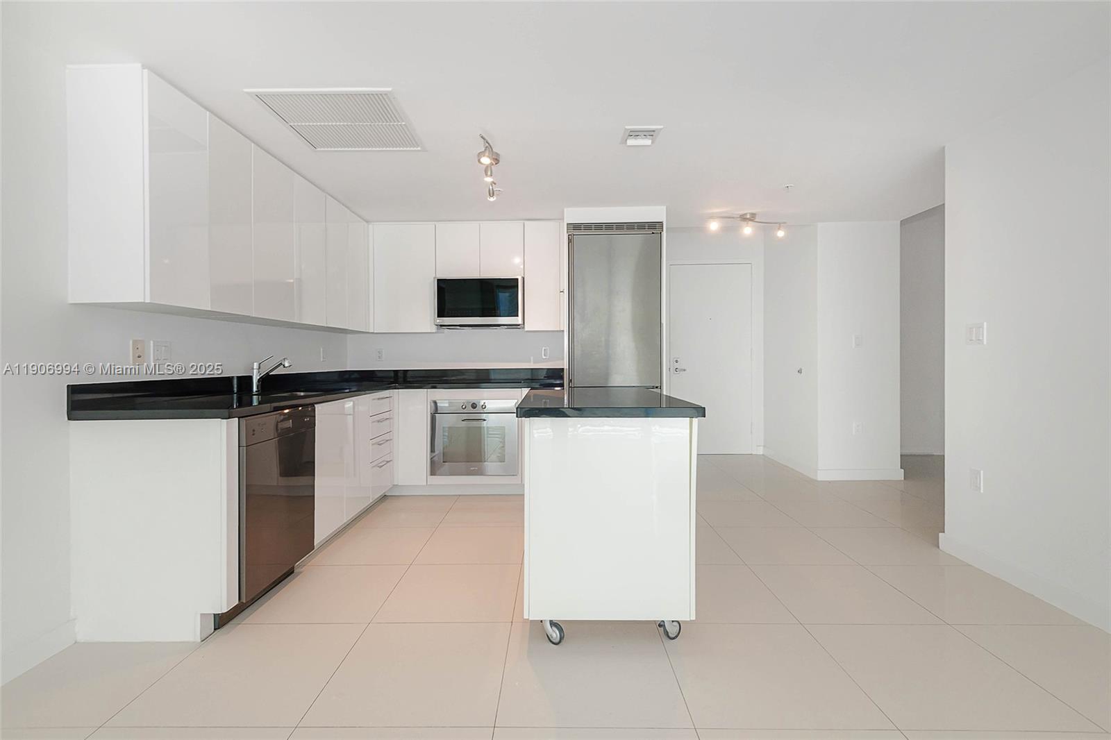 92 SW 3rd St #3503, Miami FL 33130