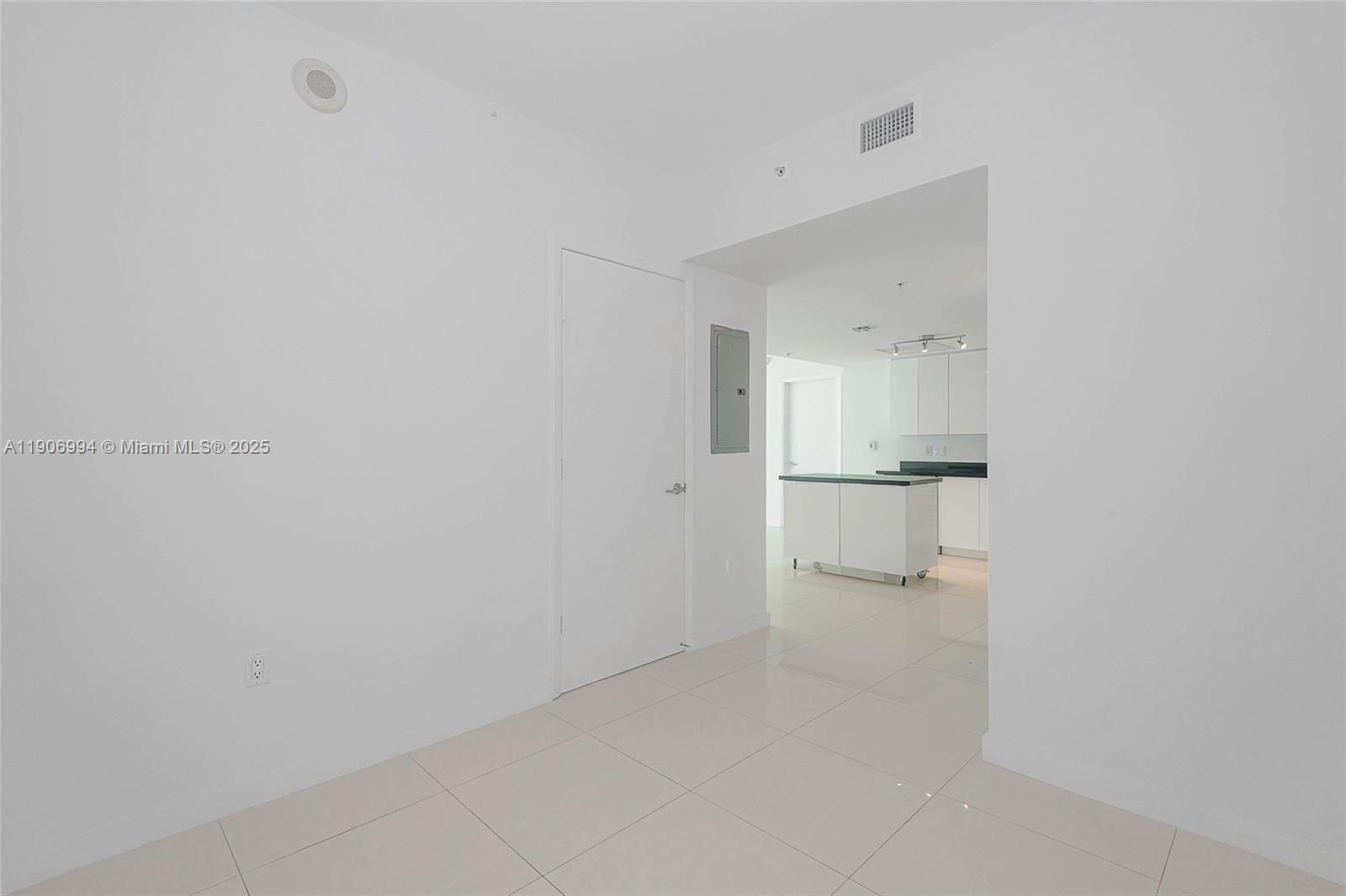 92 SW 3rd St #3503, Miami FL 33130