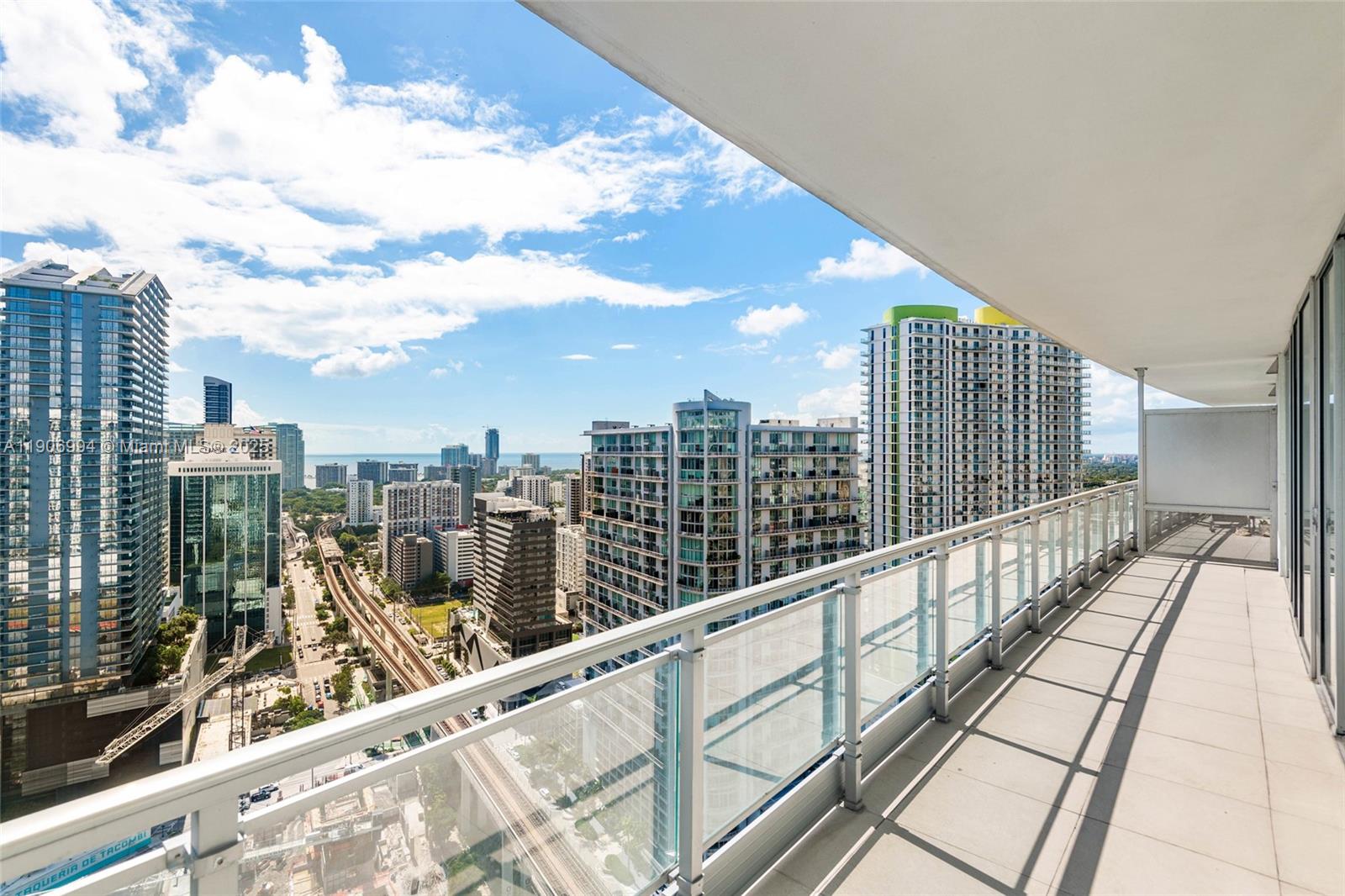 92 SW 3rd St #3503, Miami FL 33130