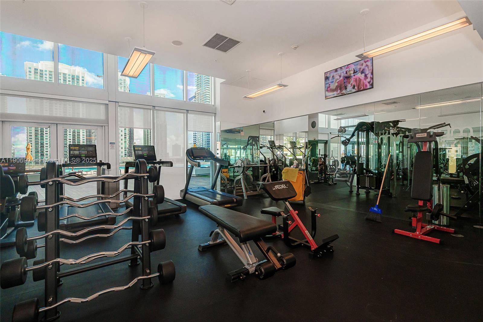 92 SW 3rd St #3503, Miami FL 33130